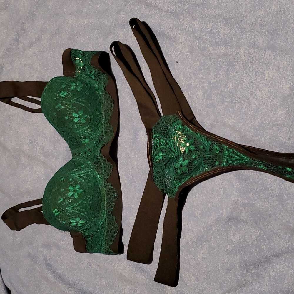 NWOT 2 piece lingerie set,  small, green and black.